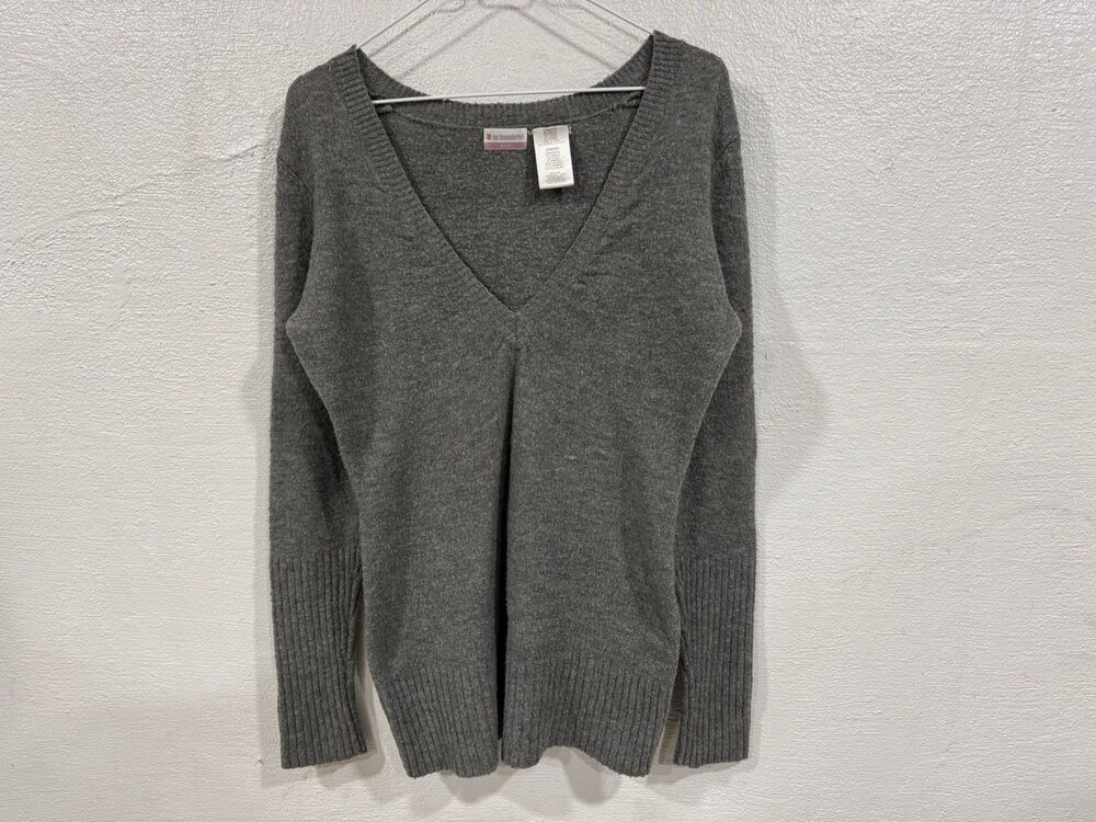 No Boundaries Gray V-Neck Sweater Juniors XL 15-17 Soft Knit Pullover L/S Top